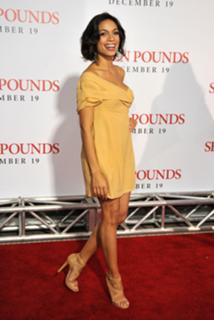 Rosario Dawson feet photo 1