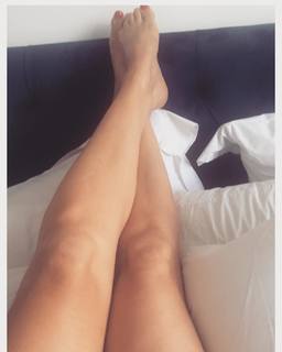 Lisa Snowdon feet photo thumbnail