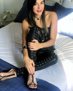 Alaine Crissiê feet photo thumbnail