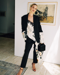 Rosie Huntington-Whiteley feet photo thumbnail