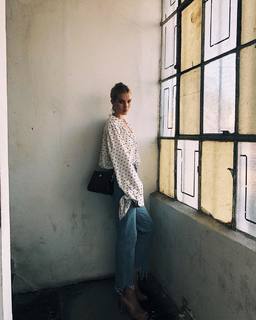 Rosie Huntington-Whiteley feet photo thumbnail