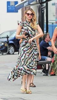 Lily James feet photo thumbnail
