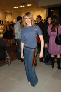 Debbie Gibson feet photo thumbnail