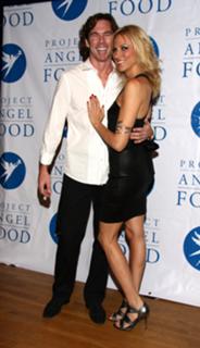 Debbie Gibson feet photo thumbnail