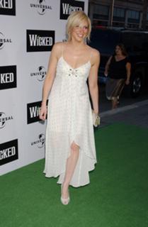 Debbie Gibson feet photo thumbnail