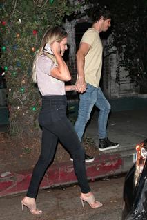 Kelsea Ballerini feet photo thumbnail