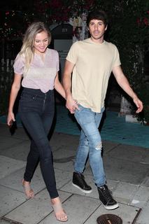 Kelsea Ballerini feet photo thumbnail