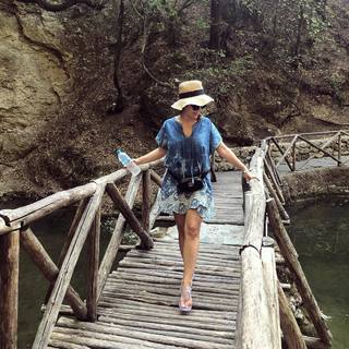 Katarzyna Cichopek feet photo thumbnail