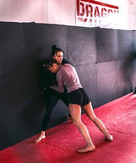 Karolina Kowalkiewicz feet photo thumbnail