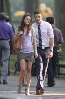 Mila Kunis feet photo thumbnail