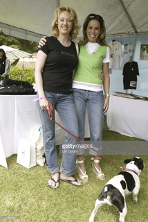 Virginia Madsen feet photo thumbnail