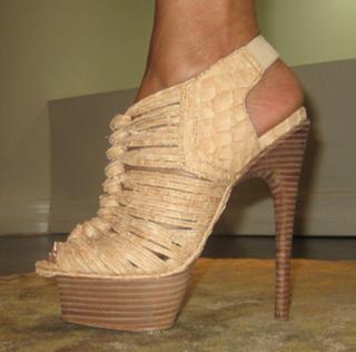 Evelyn Lozada feet photo thumbnail