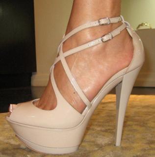 Evelyn Lozada feet photo thumbnail