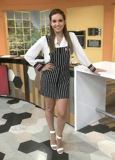 Tania Rincón feet photo thumbnail
