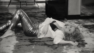 Shakira feet photo thumbnail