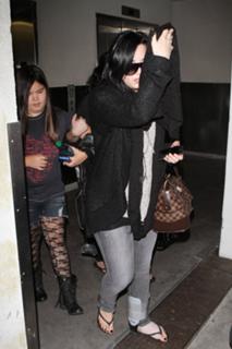 Demi Lovato feet photo thumbnail