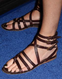 Charlize Theron feet photo thumbnail