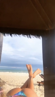 Lívia Andrade feet photo thumbnail