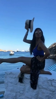 Nicole Scherzinger feet photo thumbnail