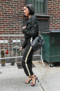 Dua Lipa feet photo thumbnail