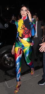 Dua Lipa feet photo thumbnail