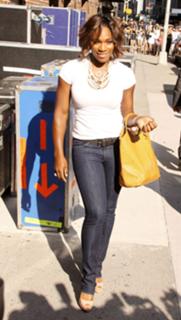 Serena Williams feet photo thumbnail