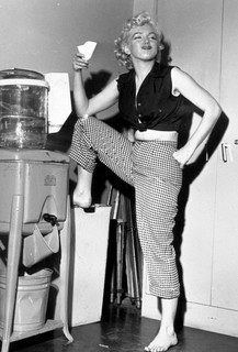 Marilyn Monroe feet photo thumbnail
