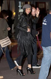 Nicole Scherzinger feet photo thumbnail