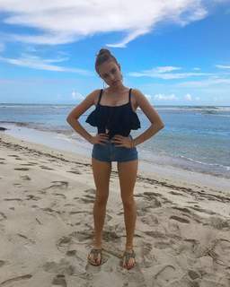 Xenia Tchoumitcheva feet photo thumbnail