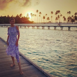 Rachel Riley feet photo thumbnail