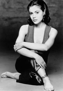 Alyssa Milano feet photo thumbnail