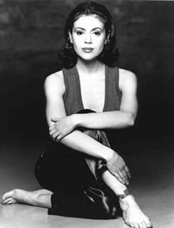 Alyssa Milano feet photo thumbnail