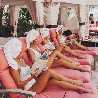 Ashley Tisdale feet photo thumbnail