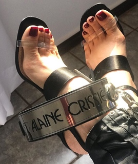 Alaine Crissiê feet photo thumbnail