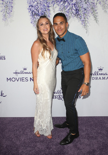 Alexa PenaVega feet photo thumbnail