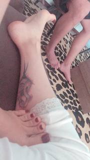 Alaine Crissiê feet photo thumbnail