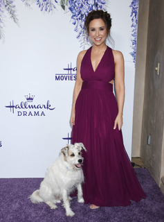 Lacey Chabert feet photo thumbnail