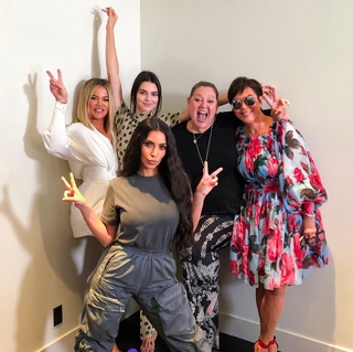 Kendall Jenner feet photo thumbnail