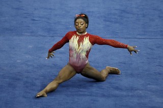 Simone Biles feet photo thumbnail