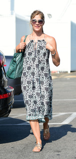 Selma Blair feet photo thumbnail
