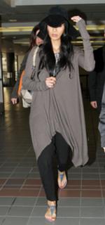 Nicole Scherzinger feet photo thumbnail