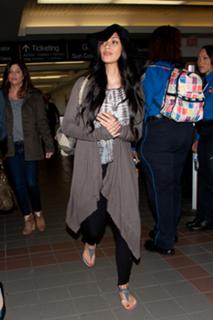 Nicole Scherzinger feet photo thumbnail