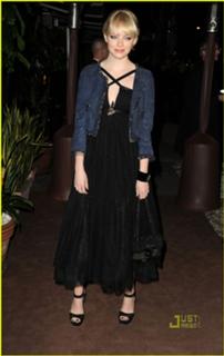 Emma Stone feet photo thumbnail