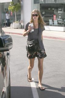 Nicky Rothschild feet photo thumbnail