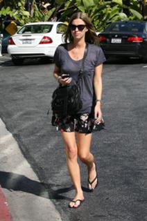 Nicky Rothschild feet photo thumbnail