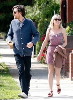 Kirsten Dunst feet photo thumbnail