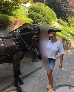 Tamara Ecclestone feet photo thumbnail