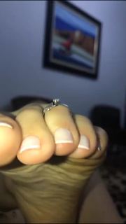 Alaine Crissiê feet photo thumbnail