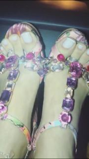 Alaine Crissiê feet photo thumbnail