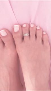 Alaine Crissiê feet photo thumbnail
